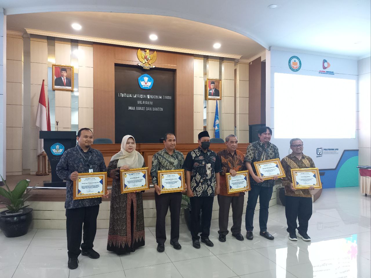 STT-NF Meraih Penghargaan PengMas Terbanyak dari LLDIKTI Wilayah IV