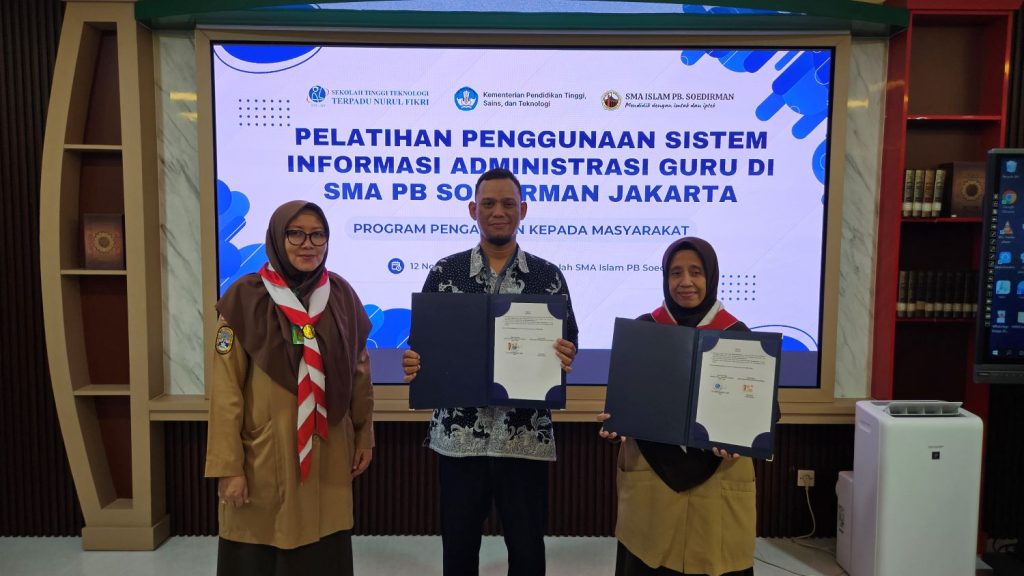Pelatihan Sistem Informasi Administrasi Guru Berbasis Web di SMA PB Soedirman Jakarta